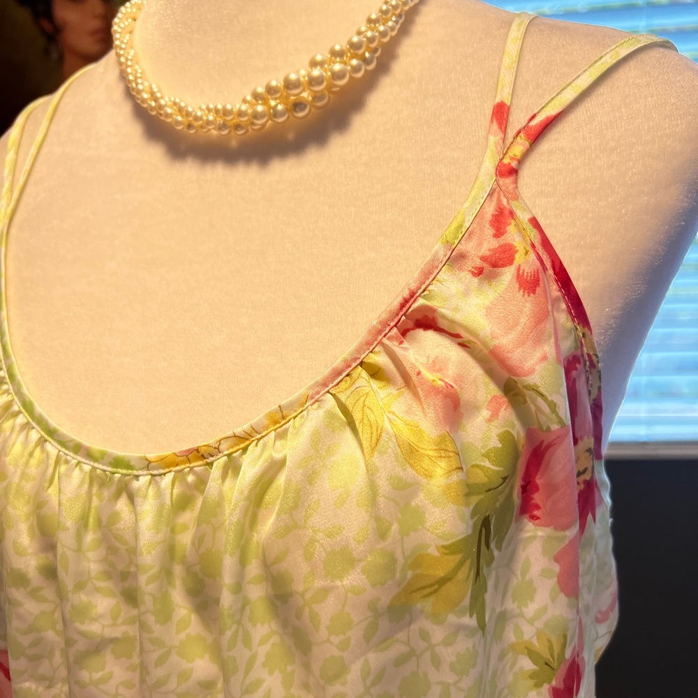 Oscar De La Renta SilkyFloral Print Chemise with Pink Accents. In EUC. Size L - Picture 6 of 9